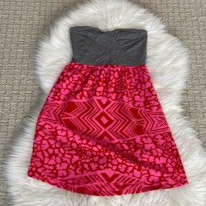 Adorable Roxy Sun Dress/Cover-up
Size Small EUC